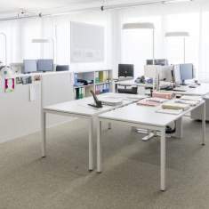 Schreibtisch weiß, 4-Fuss, Schreibtisch modern groß, Schreibtisch mit Sichtblende, Rückwand , Designer Schreibtische, Lista Office LO, Bürotisch LO Motion Flextisch