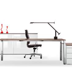 Schreibtisch modern Chromfüsse 4-Fuss,  | Büro Schreibtische Design | moderne Büromöbel, WINI, WINEA PRO Arbeitstisch