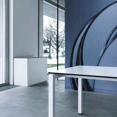 Design Schreibtisch dünne Platte weiss, Echo, Tischsystem Cubos mit Vierfuss