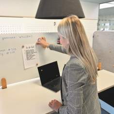 Schreibtischtrennwand Legamaster ELEMENTS Whiteboard-Tischtrennwand 60x120cm mit Halterungen