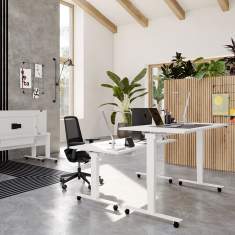 Topspin - mobiler Sitz-Stehtisch mit abklappbarer Tischplatte, flexibler Arbeitsplatz, fb Büromöbel