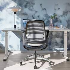 höhenverstelbarrer Schreibtisch Büro Schreibtische weiss höhenverstellbar Steelcase STEH-SITZ-TISCH MIGRATION